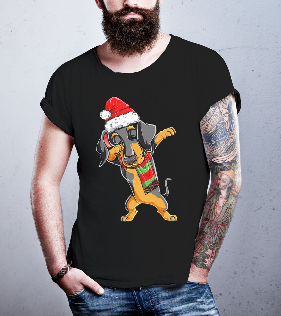 Dabbing Dachshund Santa With Christmas Hat And Scarf T-Shirt