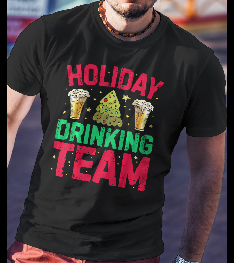 HOLIDAY DRINKING TEAM Christmas Tree Beer Glasses T-Shirt