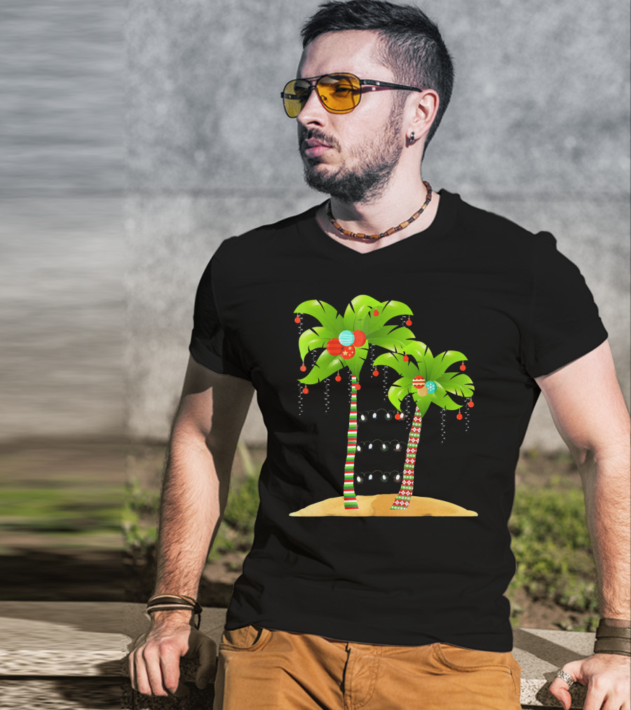 Christmas Tree Palm Mele Kalikimaka Palm Trees With Ornaments And Lights T-Shirt