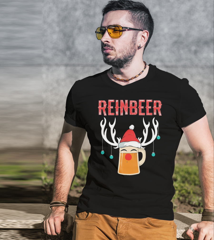 Reinbeer Christmas Antler Humor With Santa Hat Beer Mug T-Shirt