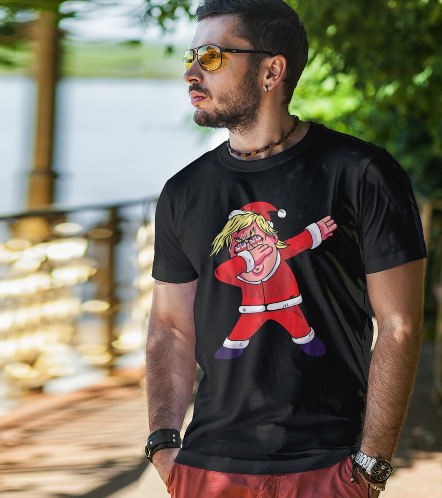 Dabbing Santa Claus With Sunglasses And Santa Hat T-Shirt