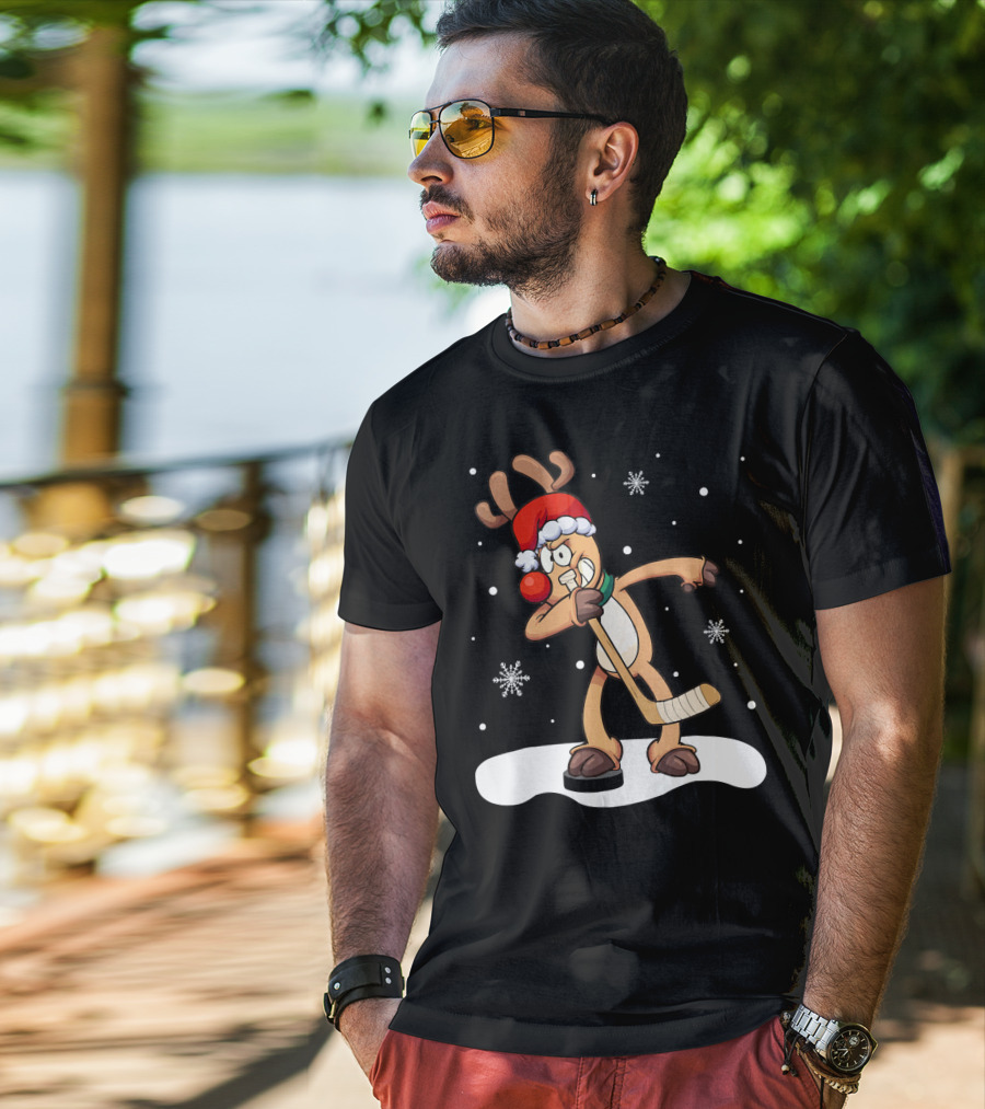 Funny Dabbing Reindeer Playing Ice Hockey Xmas Snowflakes T-Shirt