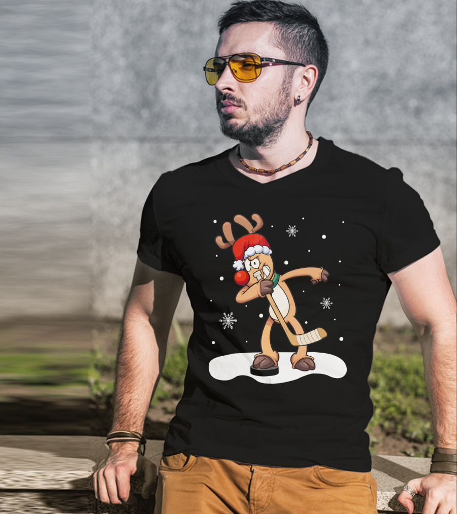 Funny Dabbing Reindeer Playing Ice Hockey Xmas Snowflakes T-Shirt