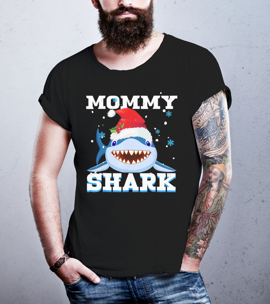 Mommy Shark Santa Hat Christmas Snowflakes T-Shirt