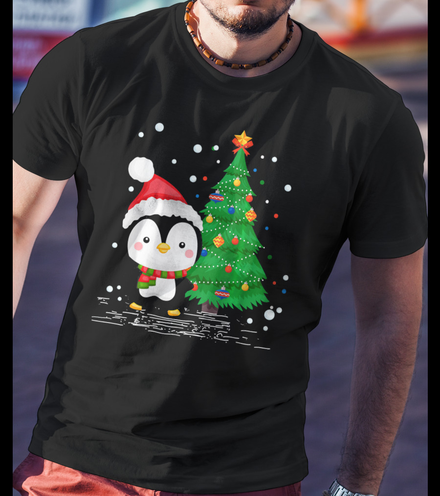 Funny Penguin Lover Santa Hat Christmas Tree Pengu T-Shirt