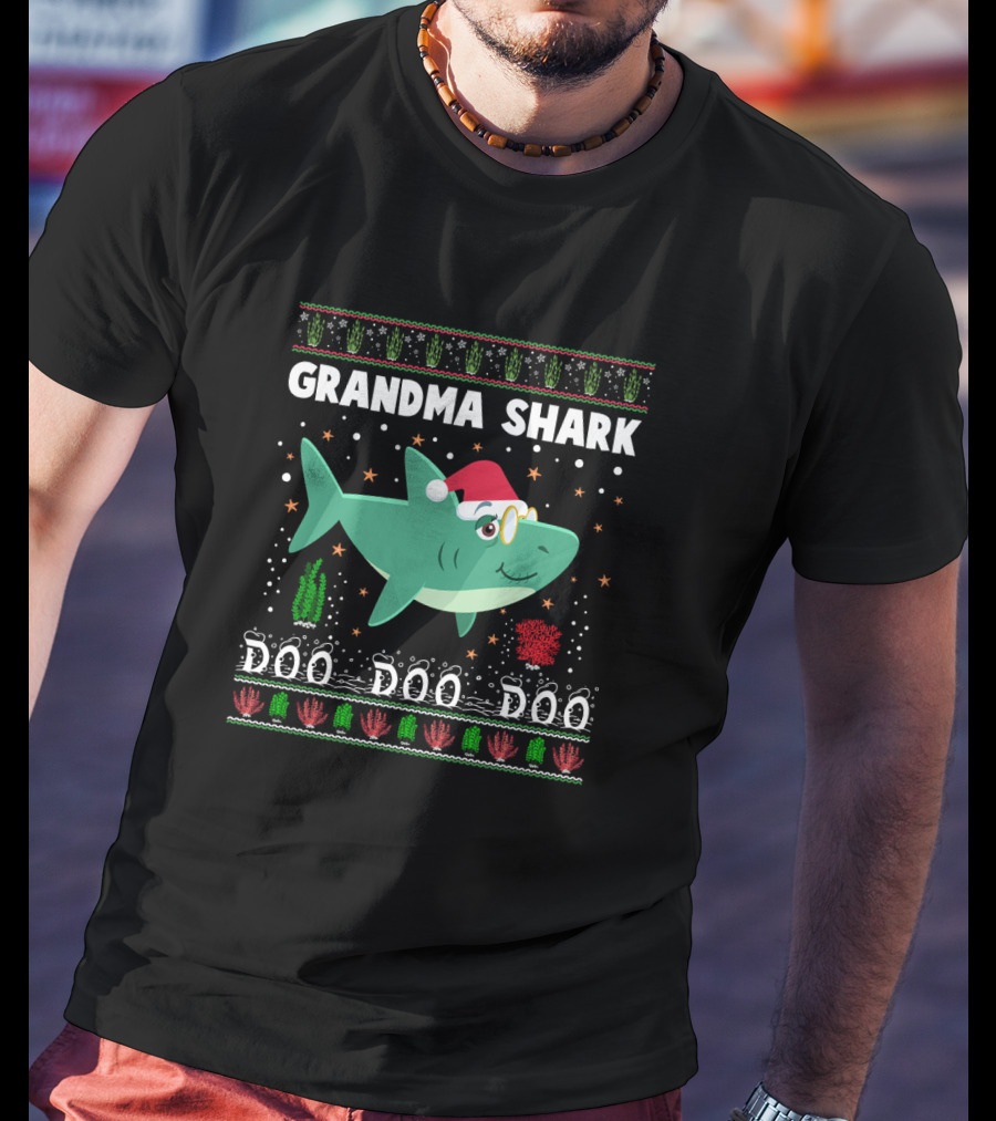 Grandma Shark Christmas Doo Doo Doo T-Shirt