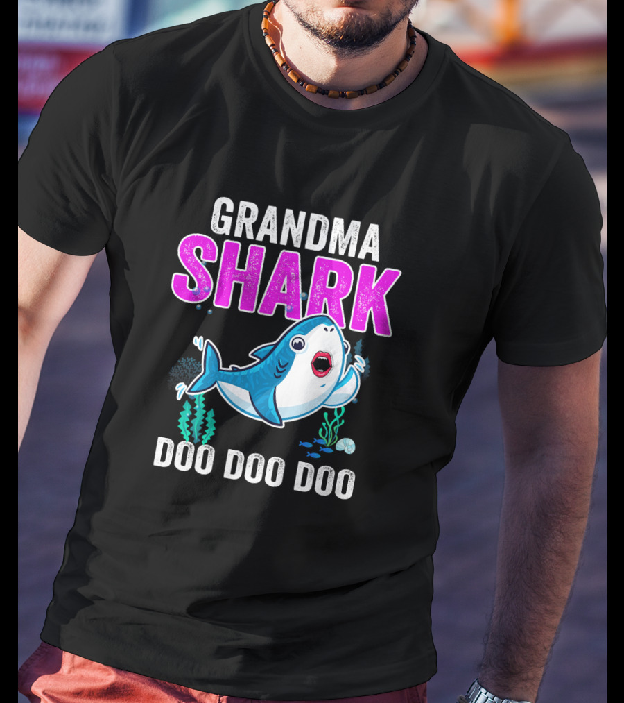 Grandma Shark Doo Doo Doo Christmas T-Shirt