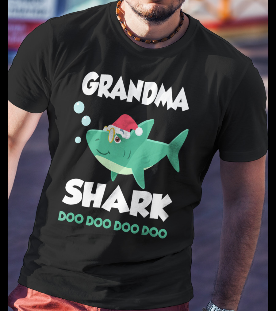 Grandma Shark Christmas Doo Doo Doo Doo Santa Hat T-Shirt