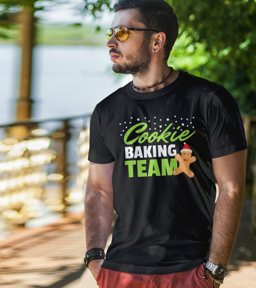Cookie Baking Team Holi Gingerbread Christmas T-Shirt