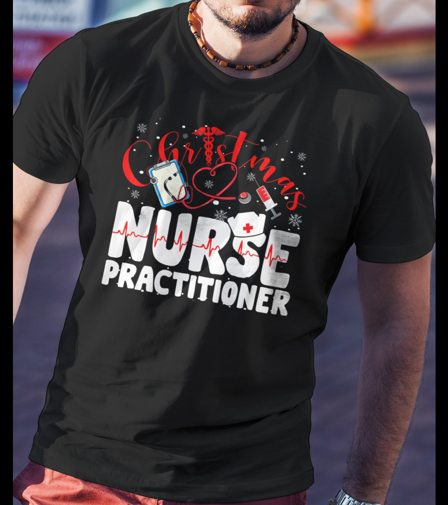 Christmas Nurse Practitioner Funny Nurse Clipboard Syringe Snowflakes T-Shirt