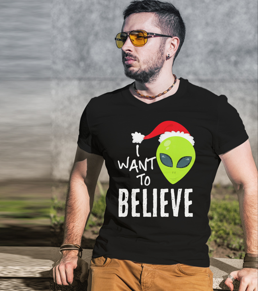 I Want To Believe Alien Santa Hat Christmas UFO T-Shirt