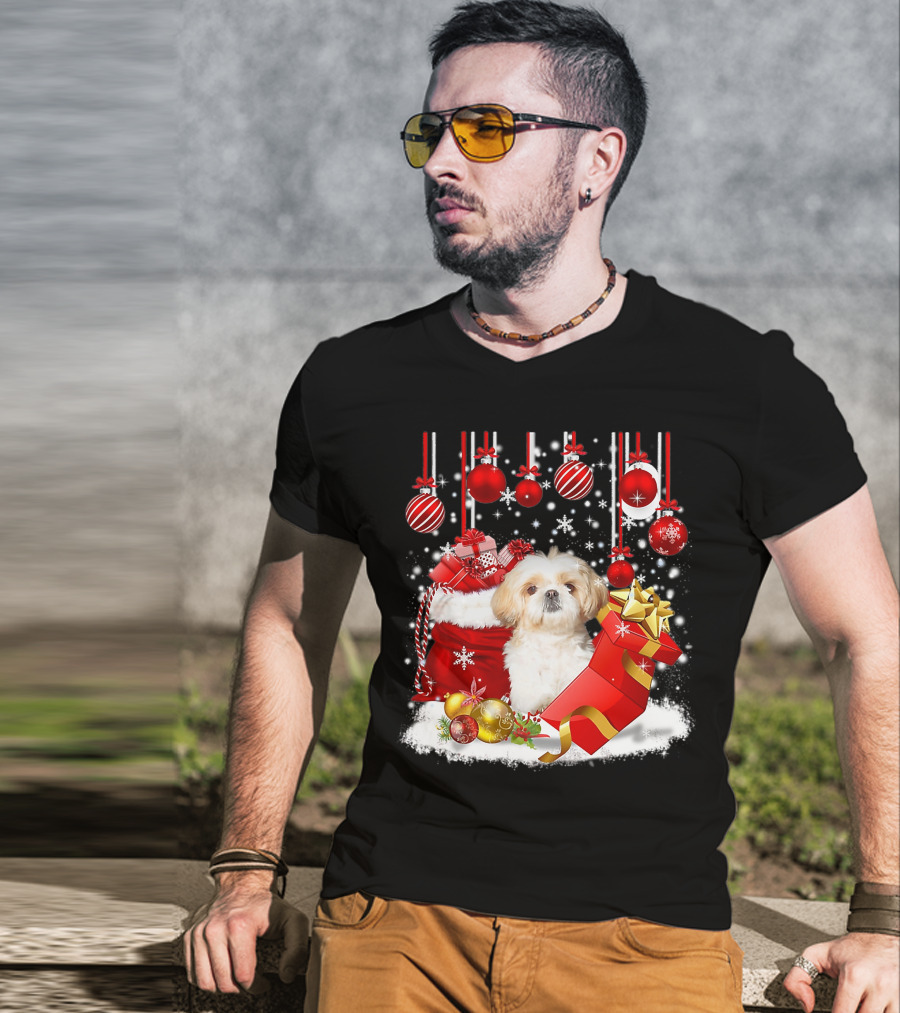 Shih Tzu Christmas Holiday Decorations With Dog And Festive Snow Ornaments T-Shirt